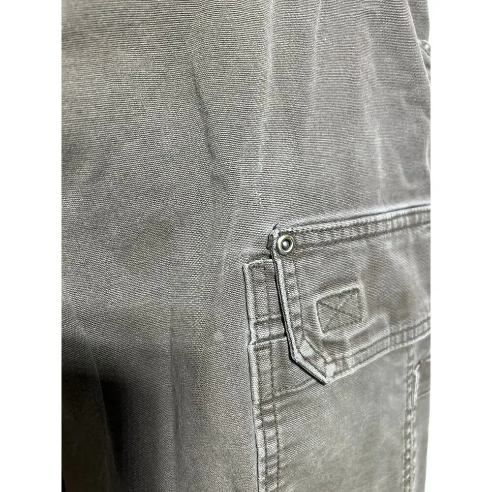 Duluth Trading Co shows wear